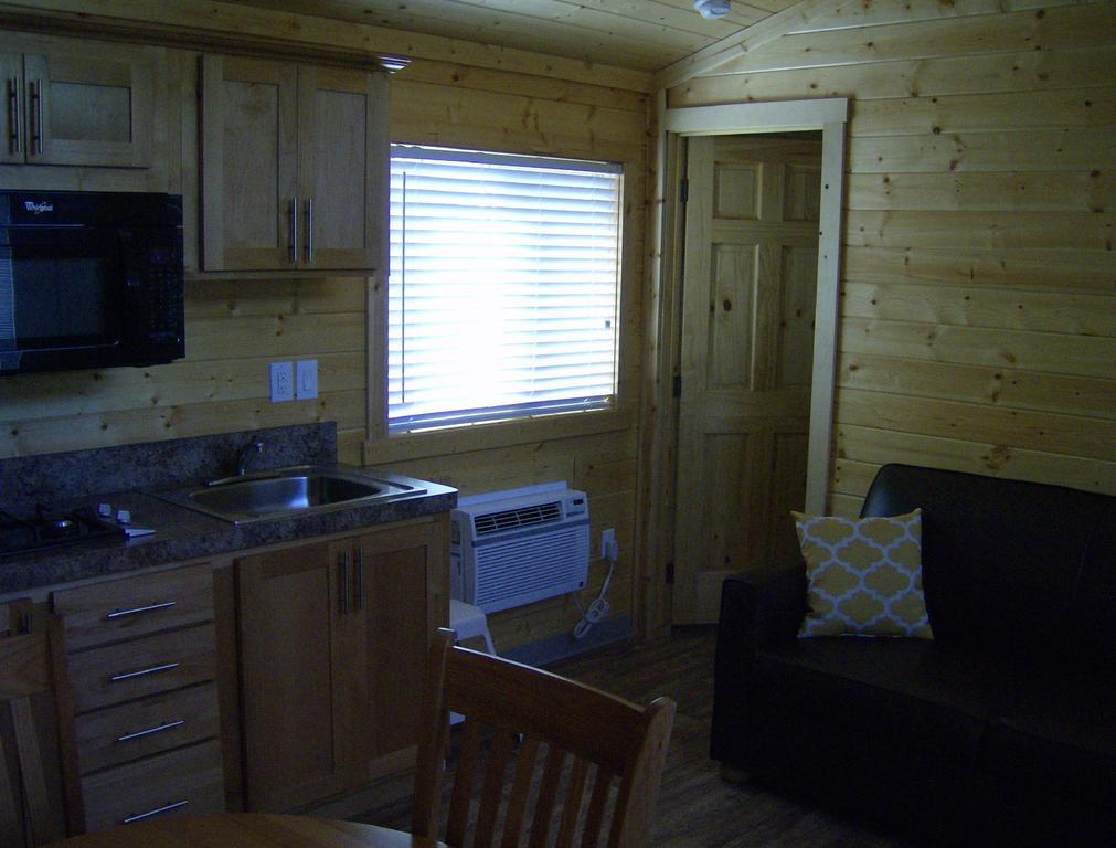 Lake Minden Camping Resort Cottage 2 Nicolaus エクステリア 写真